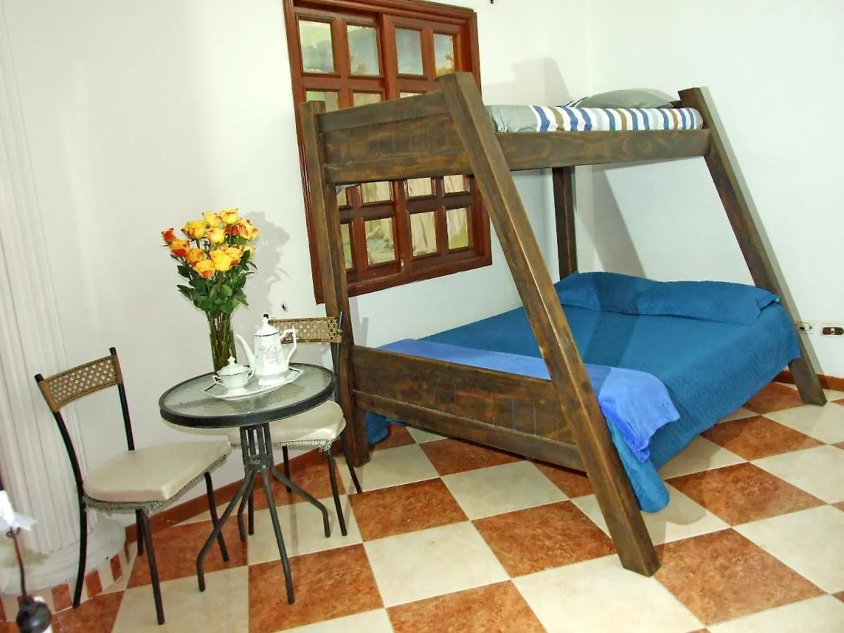 Hostal Casa Impacto - Limonar Colombia